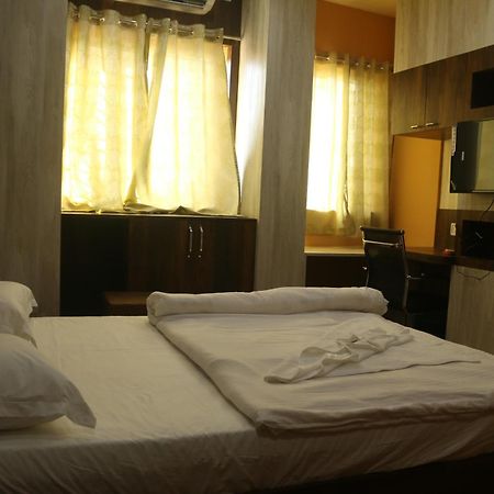 Hotel Himalaya アガルタラ エクステリア 写真