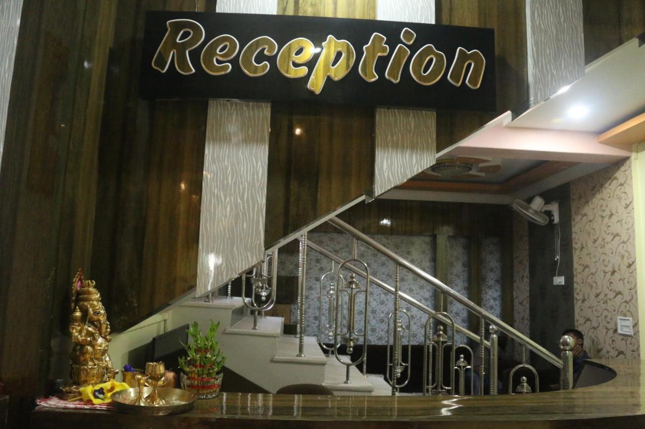 Hotel Himalaya アガルタラ エクステリア 写真
