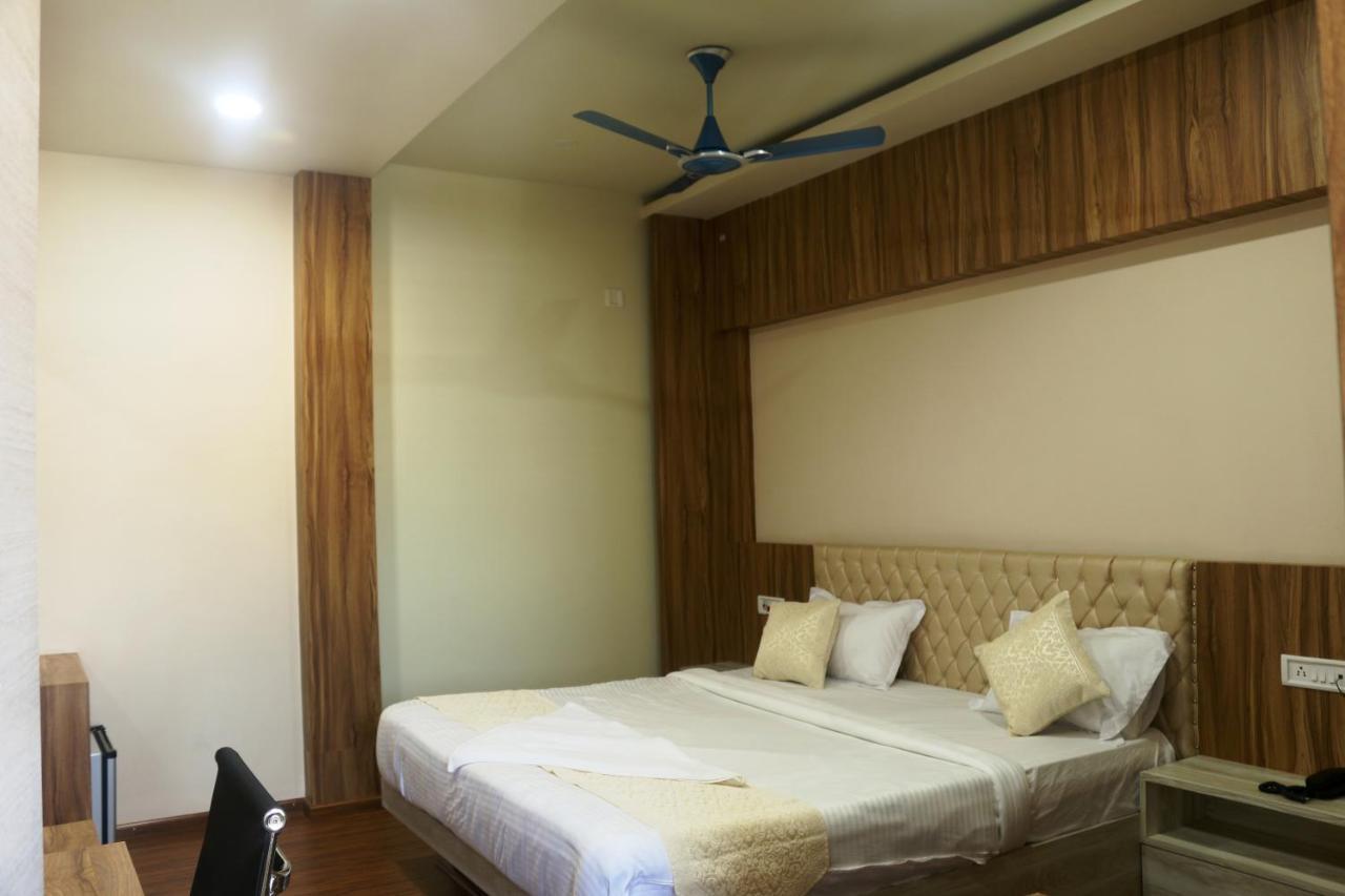 Hotel Himalaya アガルタラ エクステリア 写真