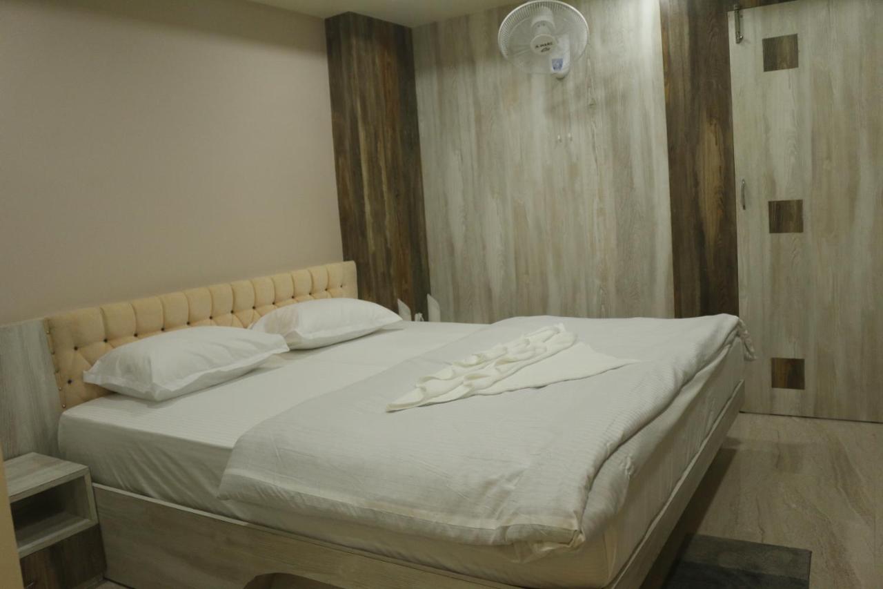 Hotel Himalaya アガルタラ エクステリア 写真