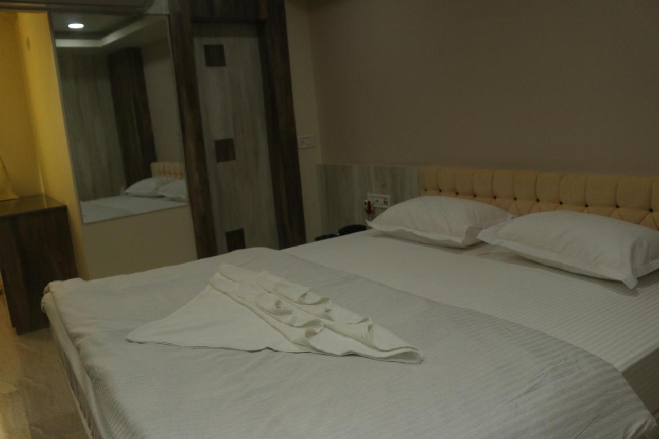Hotel Himalaya アガルタラ エクステリア 写真