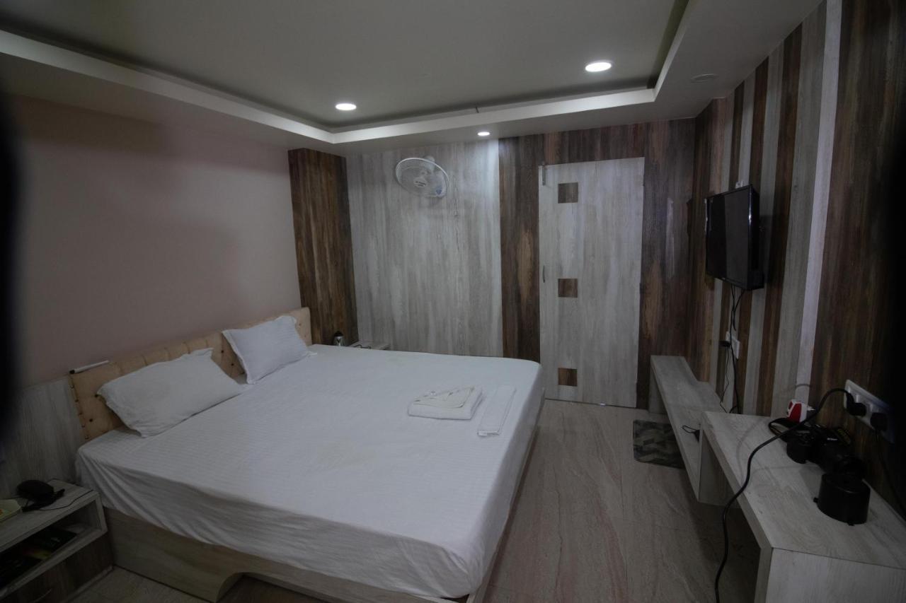 Hotel Himalaya アガルタラ エクステリア 写真