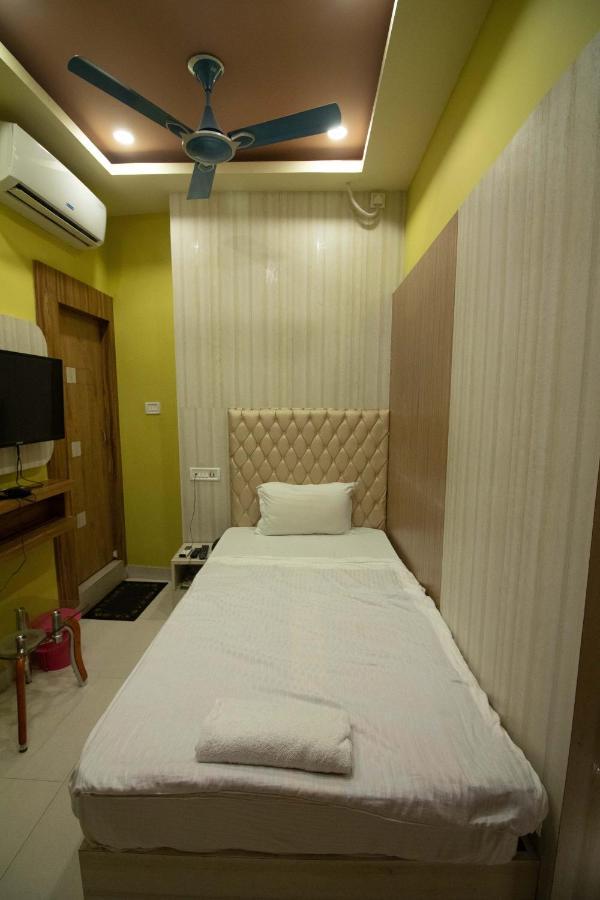 Hotel Himalaya アガルタラ エクステリア 写真