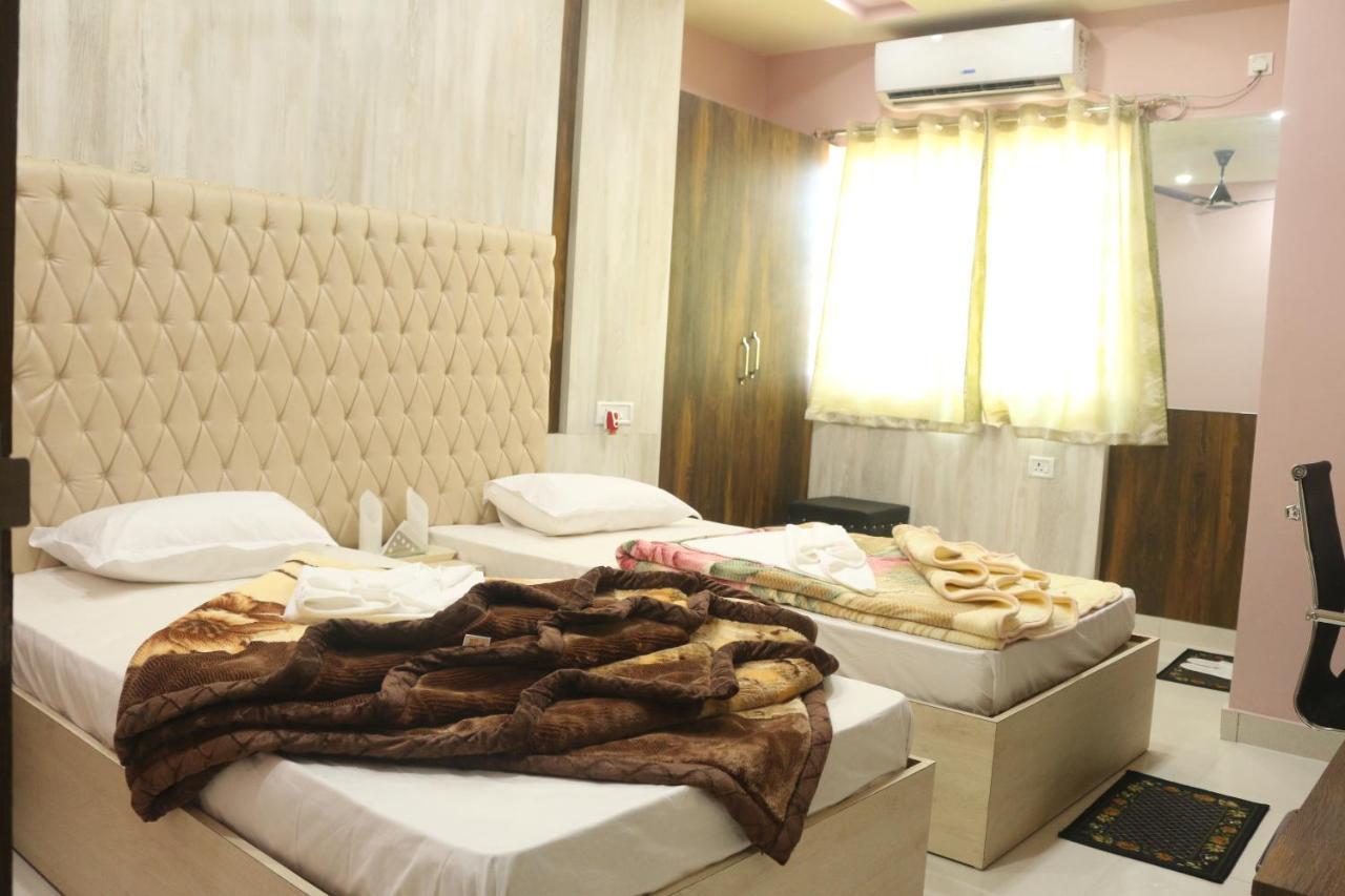 Hotel Himalaya アガルタラ エクステリア 写真