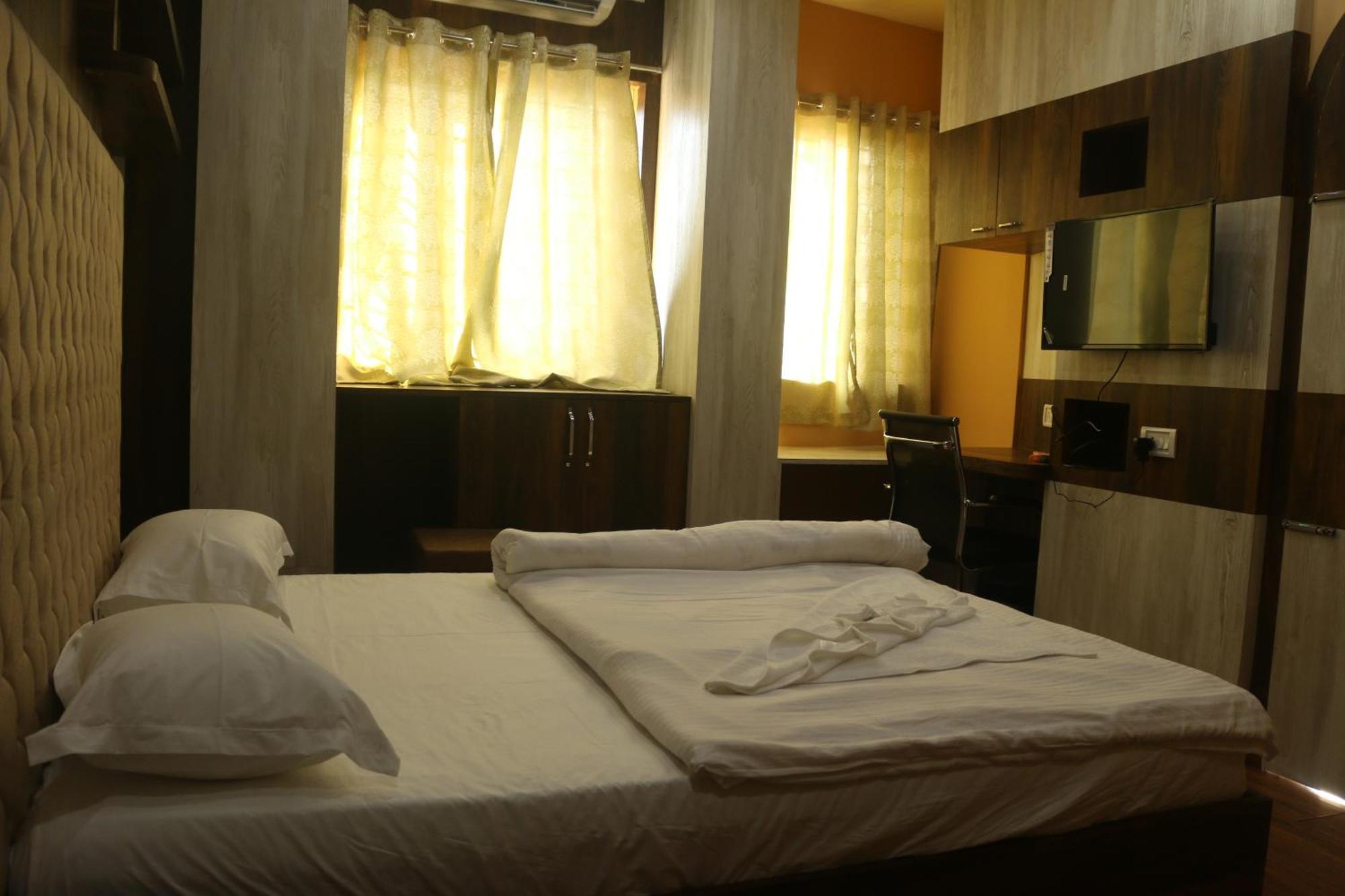 Hotel Himalaya アガルタラ エクステリア 写真