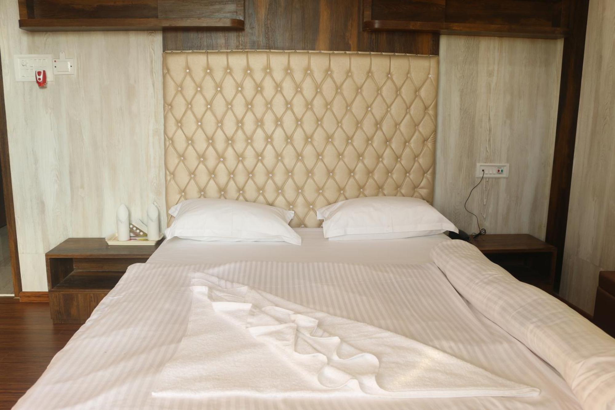 Hotel Himalaya アガルタラ エクステリア 写真