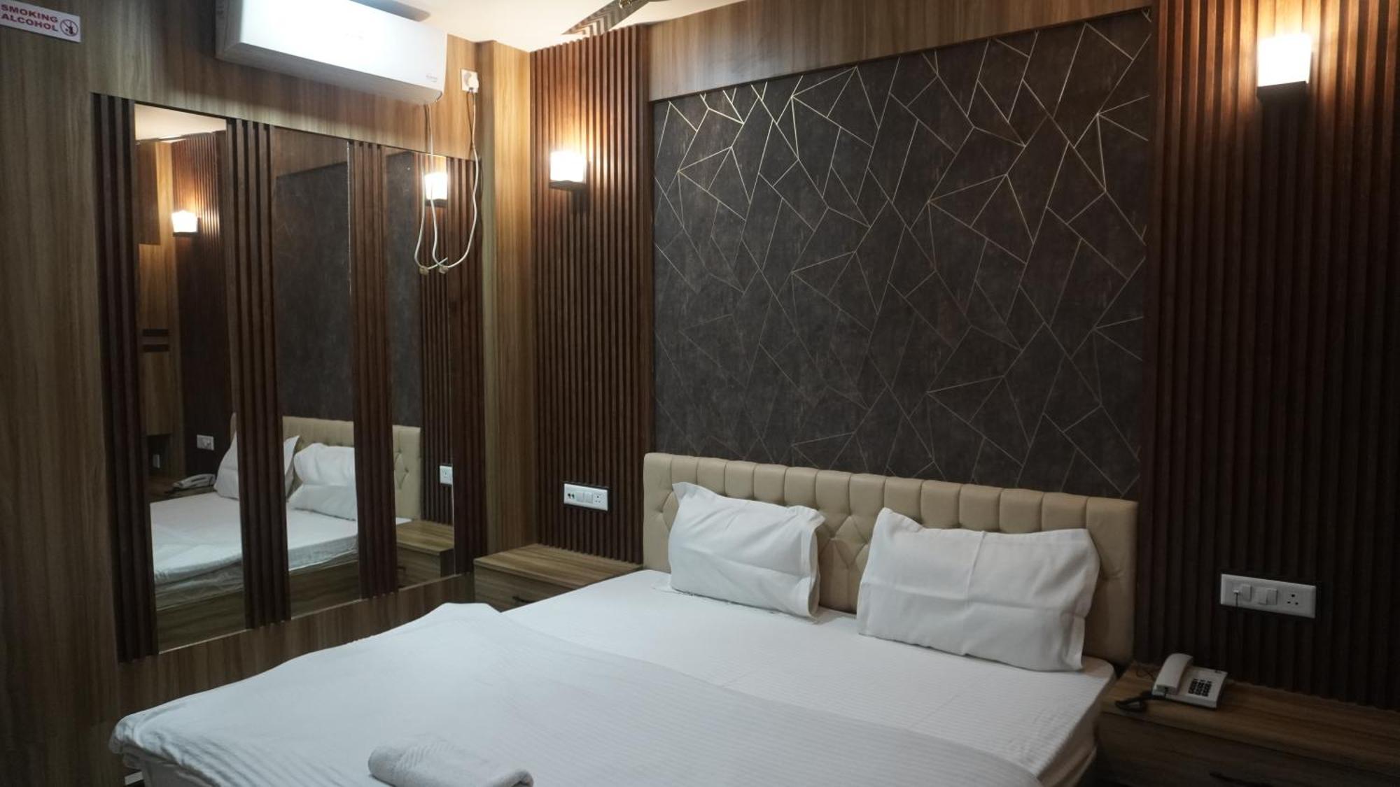 Hotel Himalaya アガルタラ エクステリア 写真